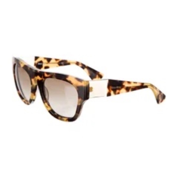 Miu Miu Tortoiseshell sunglasses with squared frames and gradient lenses - Picture 2 of 11